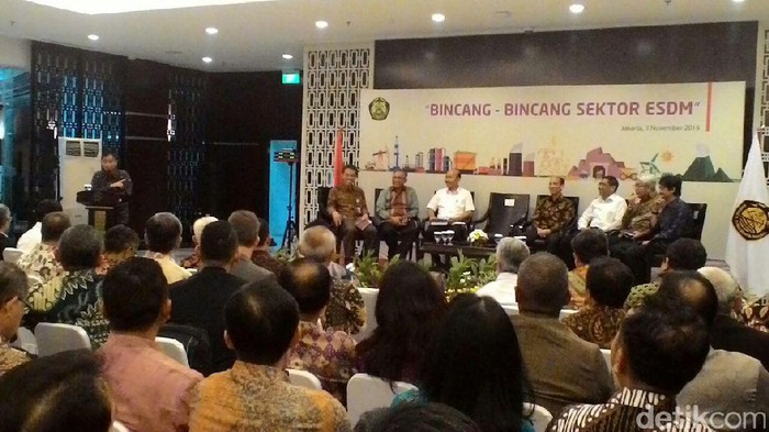 Canda Jonan ke Dirut Pertamina dan PGN serta Arcandra Tahar dan Dirjen Migas