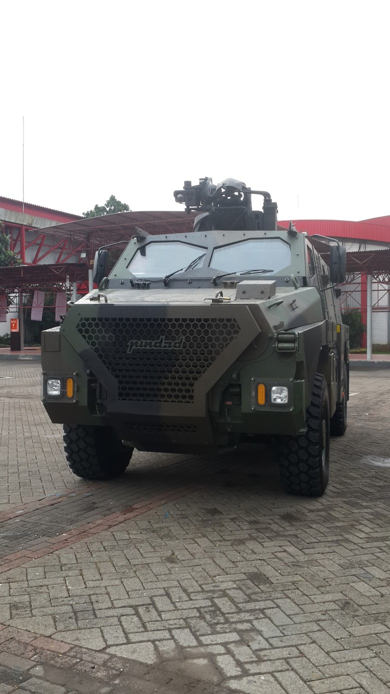  Gambar  Mobil  Tempur Tni  Modifikasi Mobil 