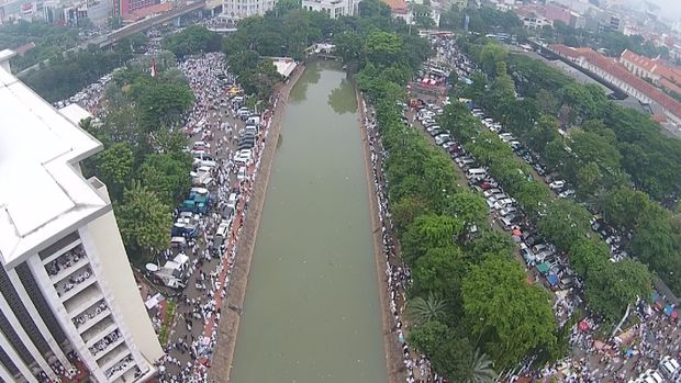 Putihkan Medan Merdeka, Begini Penampakan Massa Demo 4 November dari Udara
