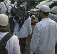 Aa Gym meninggalkan Masjid Istiqlal