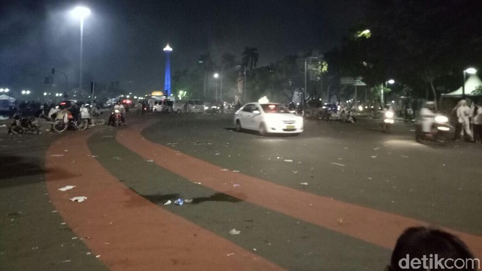 Lalin Bundaran Patung Kuda Kembali Normal, Masih Ada Pendemo Beristirahat