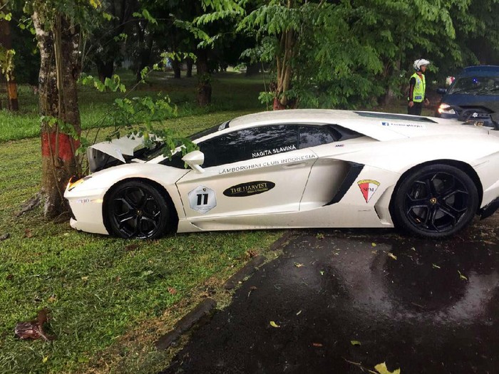 Raffi Ahmad Belum Tahu Apa Penyebab Kecelakaan Lamborghini Miliknya
