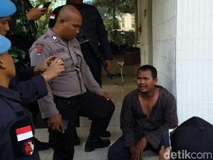 Paspampres Amankan Seseorang di Belakang Istana yang Diduga Provokator