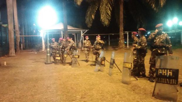 Massa Merangsek DPR, Lalin Gatot Subroto Arah Slipi Ditutup