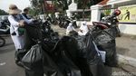 Demo 4 November Bersih dari Sampah