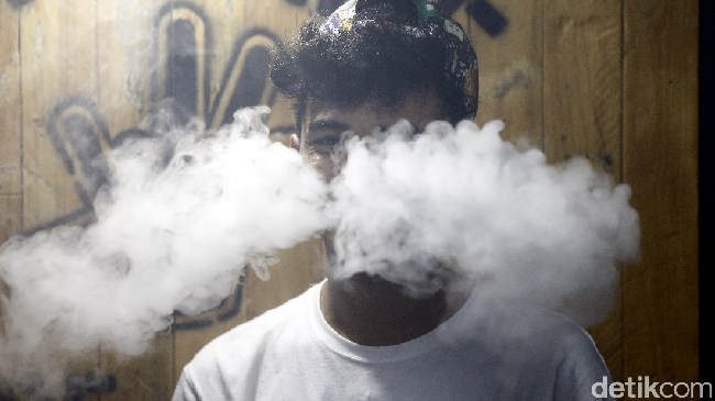 5 Alasan Rokok Elektronik Harus Dilarang