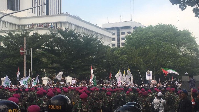 Ada Massa Pendemo Mendekat ke Istana via Jl Merdeka Utara, Polisi Siaga