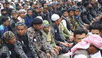 Sebelumnya, Laskar Mujahidin juga melaksanakan salat Jumat di depan Istana.