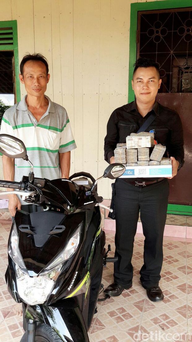 Motor matik Honda diantar oleh Sofian ke rumah Ahok 