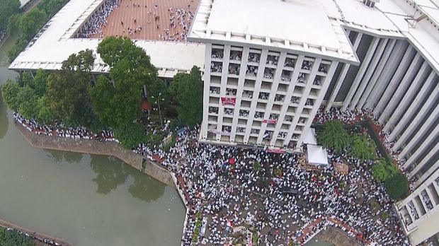 Putihkan Medan Merdeka, Begini Penampakan Massa Demo 4 November dari Udara