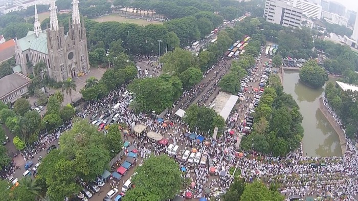 Putihkan Medan Merdeka, Begini Penampakan Massa Demo 4 November dari Udara