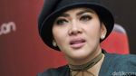 Mevvah! Syahrini dan Perhiasan di Tubuhnya