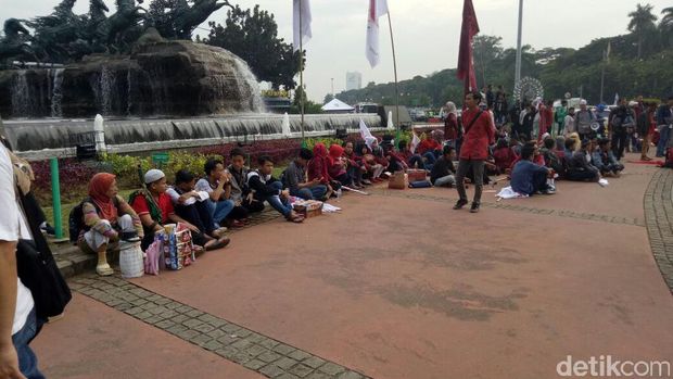 Massa mulai berkumpul di Patung Kuda