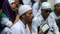 Baca Al Quran dan Zikir.