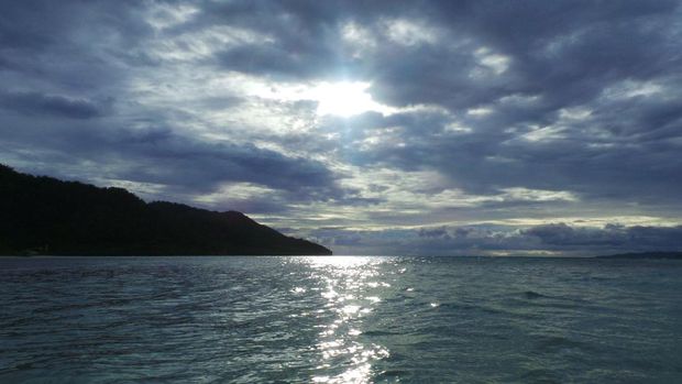 Suasana senja di Pulau Mansuar (Wahyu/detikTravel)