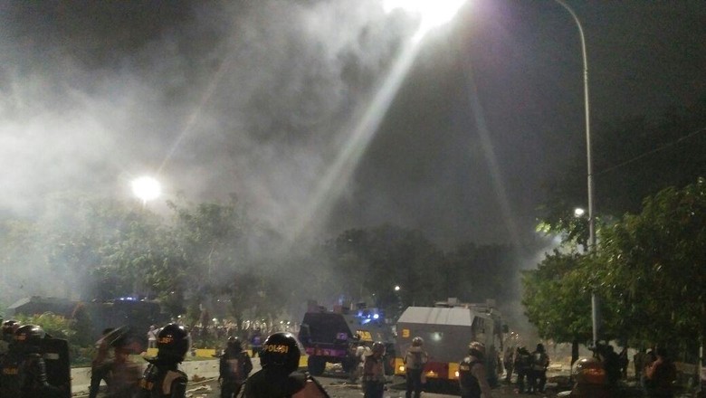 Suporter Rusuh usai Indonesia vs Malaysia di GBK, Polisi: Ada Provokasi Suporter Rusuh usai Indonesia vs Malaysia di GBK, Polisi: Ada Provokasi