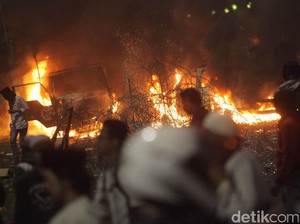 Kronologi Penghujung Demo 4 November di Depan Istana yang Ricuh