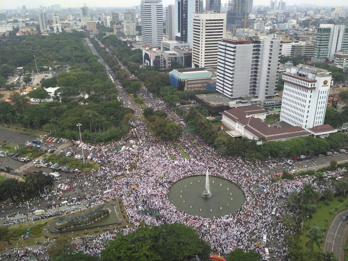 Khatib Salat Jumat di Bandung Singgung Aksi 4 November: Semoga Diberi Keselamatan