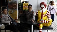 Sebanyak 2 kompi Brimob Polda Bengkulu diperbantukan untuk mengamankan mall dan pusat perbelanjaan PGC Jakarta Timur, Jumat (04/11/2016).