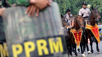 Pasukan Berkuda Amankan Demo 4 November
