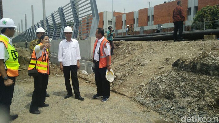 Jokowi Pastikan Pembebasan Lahan Kereta Bandara Berjalan Lancar
