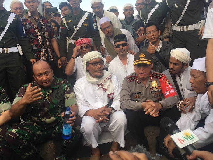 Sisi Lain Potret Kesejukan Demo 4 November, #JakartaHarusDamai