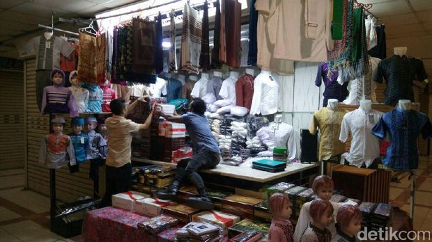 Baru Buka Sebentar, Pedagang Tutup Kios di Tanah Abang
