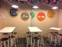 Taco Cantina: Nyam! Asyiknya Ngemil <i>Soft Taco</i> Isi Daging Ayam di Kafe Meksiko