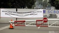 Arus lalu lintas dialihkan lewat Jalan Senopati.
