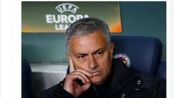 Nasib malang MU belakangan ini di bawah komando Mourinho. Foto: Istimewa
