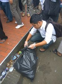 Relawan Gemas Bersih-bersih Sampah di Istiqlal