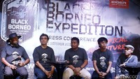 FWD Life memberikan perlindungan asuransi kecelakaan diri BEBAS AKSI kepada seluruh anggota tim ekspedisi.