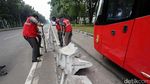 Separator Busway Rusak Pasca Demo 4 November