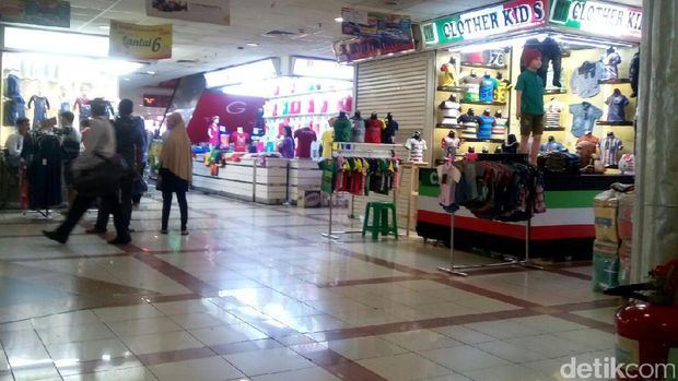 Pasar Tanah Abang Kembali Buka Seperti Biasa