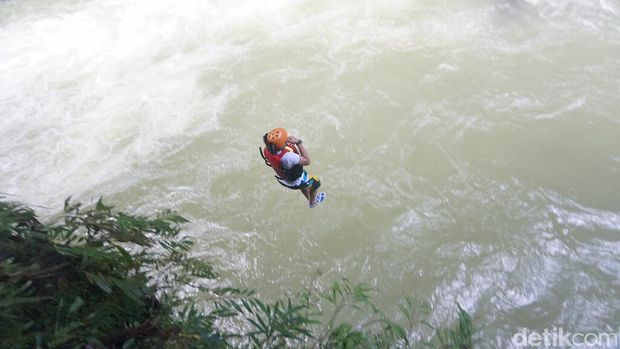 Berani loncat dari ketinggian 17 meter? (Tri/detikTravel)