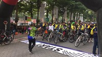 Sepeda Sehat 52 Km digelar dalam rangka memperingati Hari Kesehatan Nasional ke-52. Jarak 52 km ditempuh dari Kantor Kementerian Kesehatan di Jakarta Selatan, hingga RS Jiwa Marzoeki Mahdi Bogor. (Foto: An Uyung P/detikHealth)