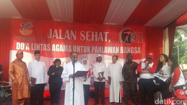 Jelang Hari Pahlawan, Mensos Hadiri Jalan Sehat di Bundaran HI 