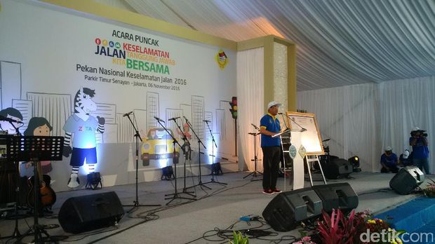 Foto: Menhub Budi Karya (Noval Dhwianuari Antony/detikcom)