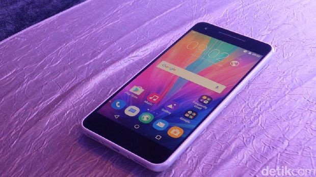 'iPhone' Android Buatan Foxconn Dijual Rp 5,5 Juta