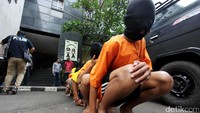 Para tersangka ini merupakan pelaku dari di beberapa kejadian seperti penjarahan di Alfamart dan Indomaret.