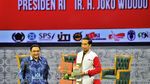 Jaket Jokowi yang Curi Perhatian: Bomber hingga Dilan