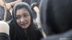 Derai Air Mata Lepas Kepergian Ibunda Ashanty