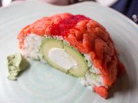 Hiii! Sushi Salmon Ini Berbentuk Seperti Otak Manusia Sungguhan!