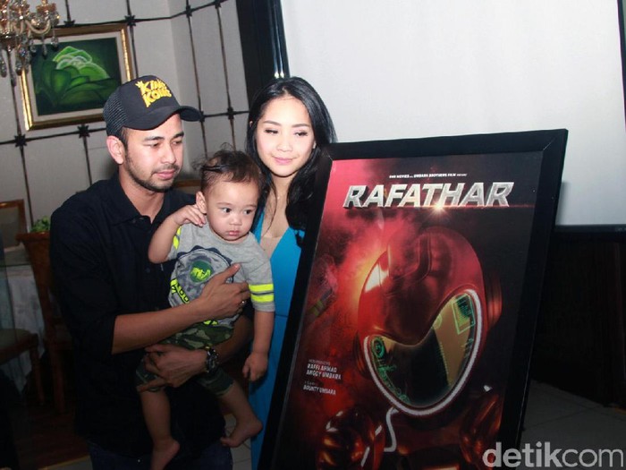 Raffi Ahmad Berambut Emas Demi Rafathar