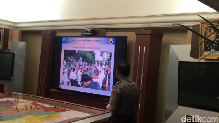 Polisi Sebut 350 Orang Luka-luka Saat Demo 4 November