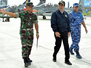 Foto: Selain Jaket Bomber, Ini Penampilan Jokowi dengan Jaket-jaket Kekinian