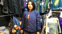 Jaket Bomber Jokowi Laku Keras di Tanah Abang Jaket Bomber Jokowi Laku Keras di Tanah Abang