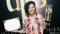 Film tersebut juga mengantarkan Cut Mini memenangi kategori Pemeran Utama Wanita Terbaik. Pool/Gus Mun/detikFoto.