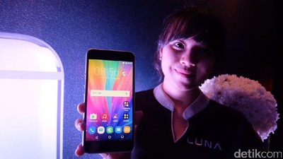 Luna Foxconn: Wujud iPhone Rasa Android