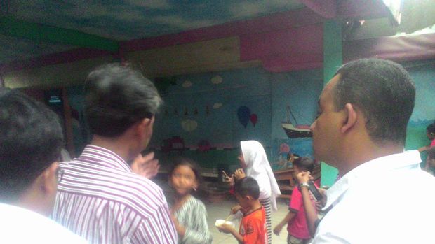 Anies Baswedan Geleng-geleng Lihat Kondisi PAUD di Kamal Jakbar